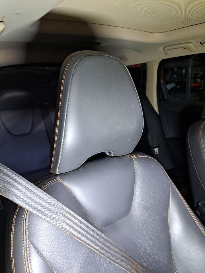 VOLVO XC60（2016年式）用　純正ヘッドレスト 2個セット レザー 2010 Volvo Xc60 Front Right Passenger Leather Headrest Color