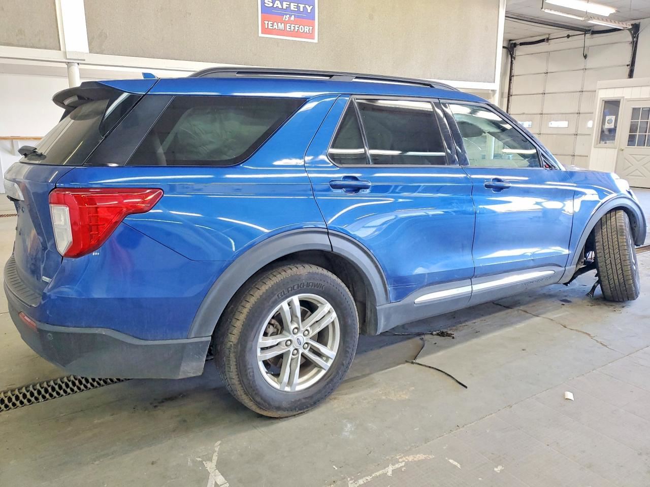 EXPLORER  2024 Headrest 11067783 - Image 3