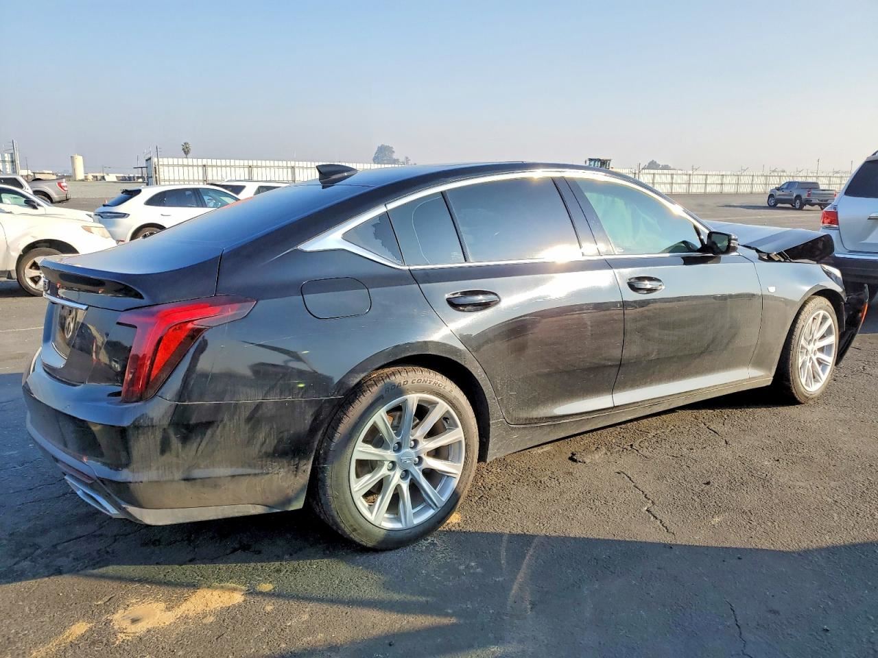 RIGHT BLK FRONT HEADREST OEM 2020 CADILLAC CT5 84630603 - Image 4