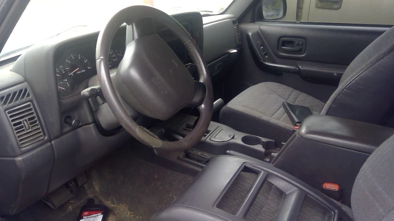 2000 JEEP Cherokee