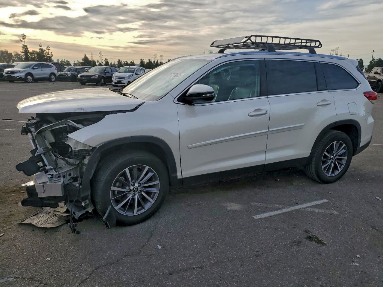 LEFT FRONT WIPER ARM OEM 2016 TOYOTA HIGHLANDR 852210E050 - Image 1