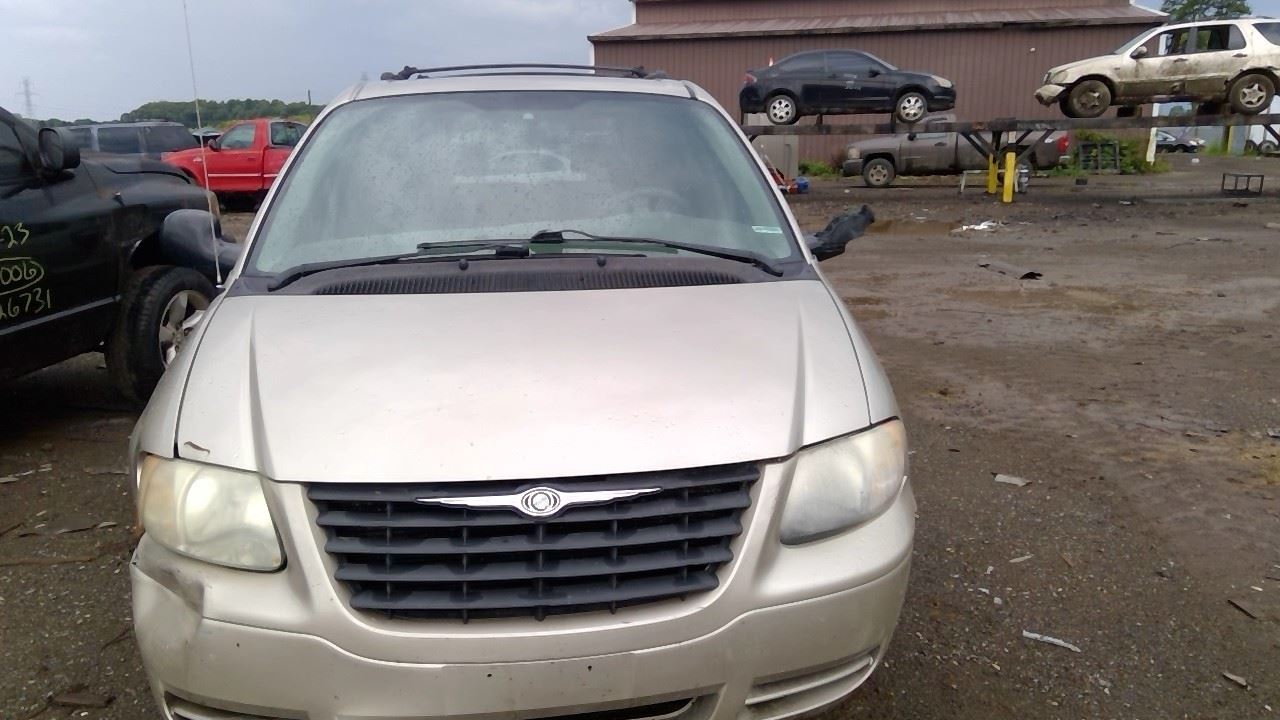 2005 CHRYSLER Town and Country