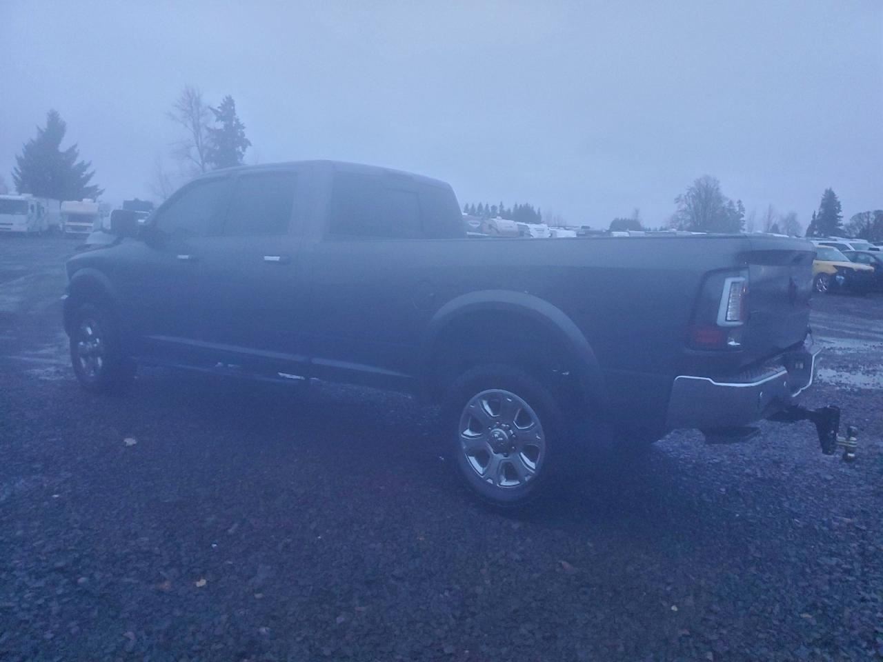 RIGHT BLK FRONT HEADREST OEM 2013 RAM2500 5NQ17XDBAA - Image 3