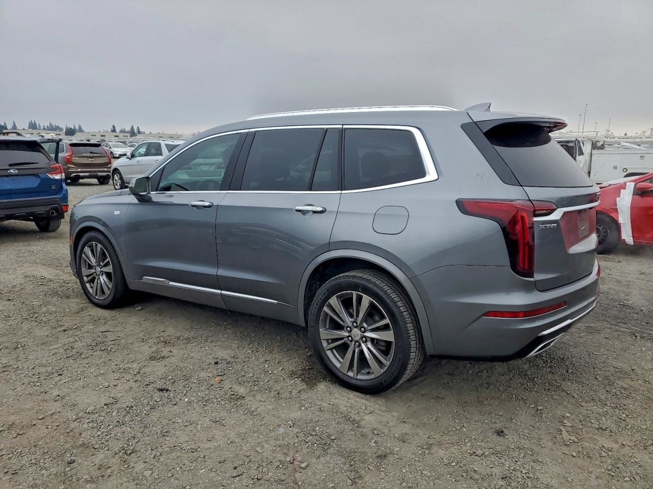 XT6       2022 Headrest 10846398 - Image 2