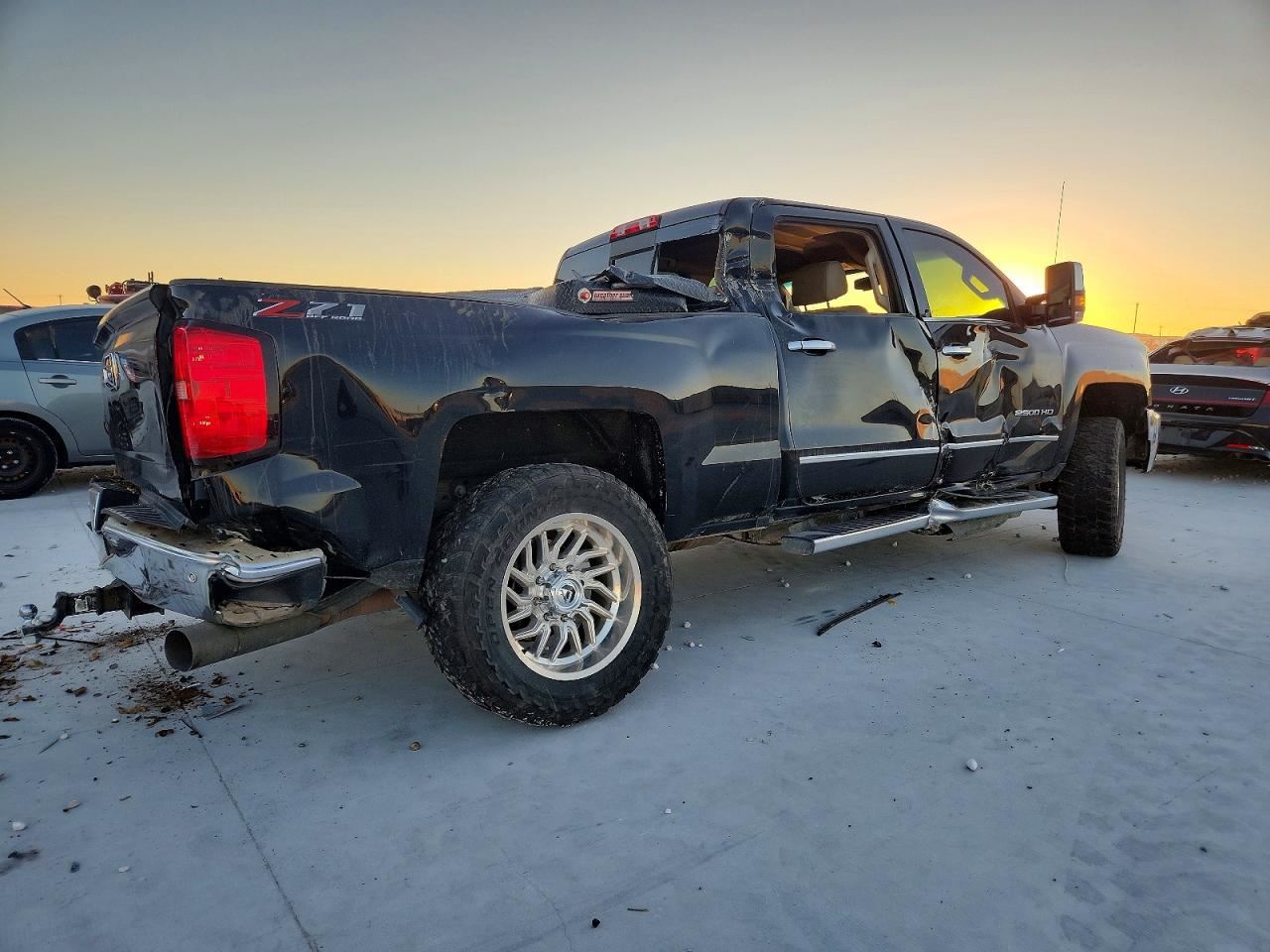 SILVRDO25 2015 Headrest 10845468 - Image 4