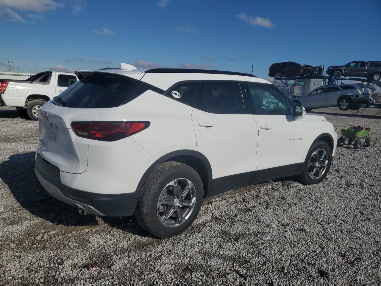 LEFT BLK FRONT HEADREST OEM 2023 CHEVROLET BLAZER 87829316 - Image 4