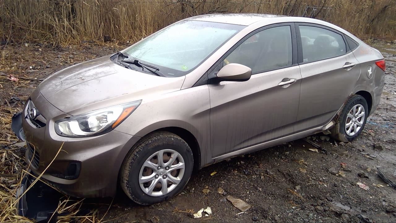 2014 HYUNDAI Accent