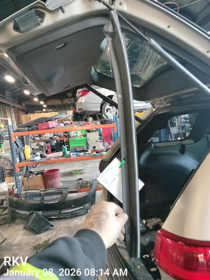 Benzeen RV 1999 Lid Motor Pull Down 8075583 - Image 1