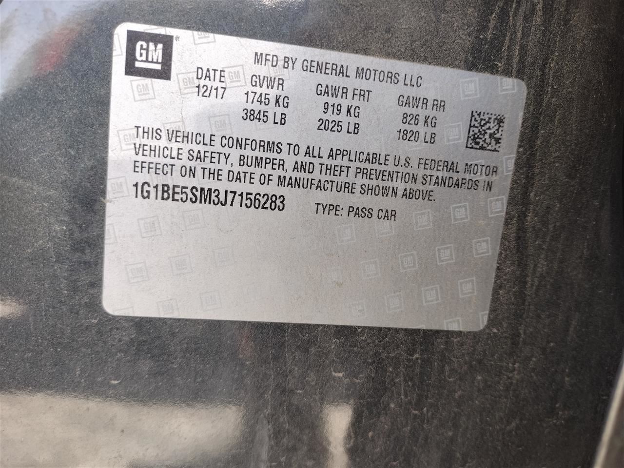 RIGHT BLK FRONT HEADREST OEM 2018 CHEVROLET CRUZE - Image 4