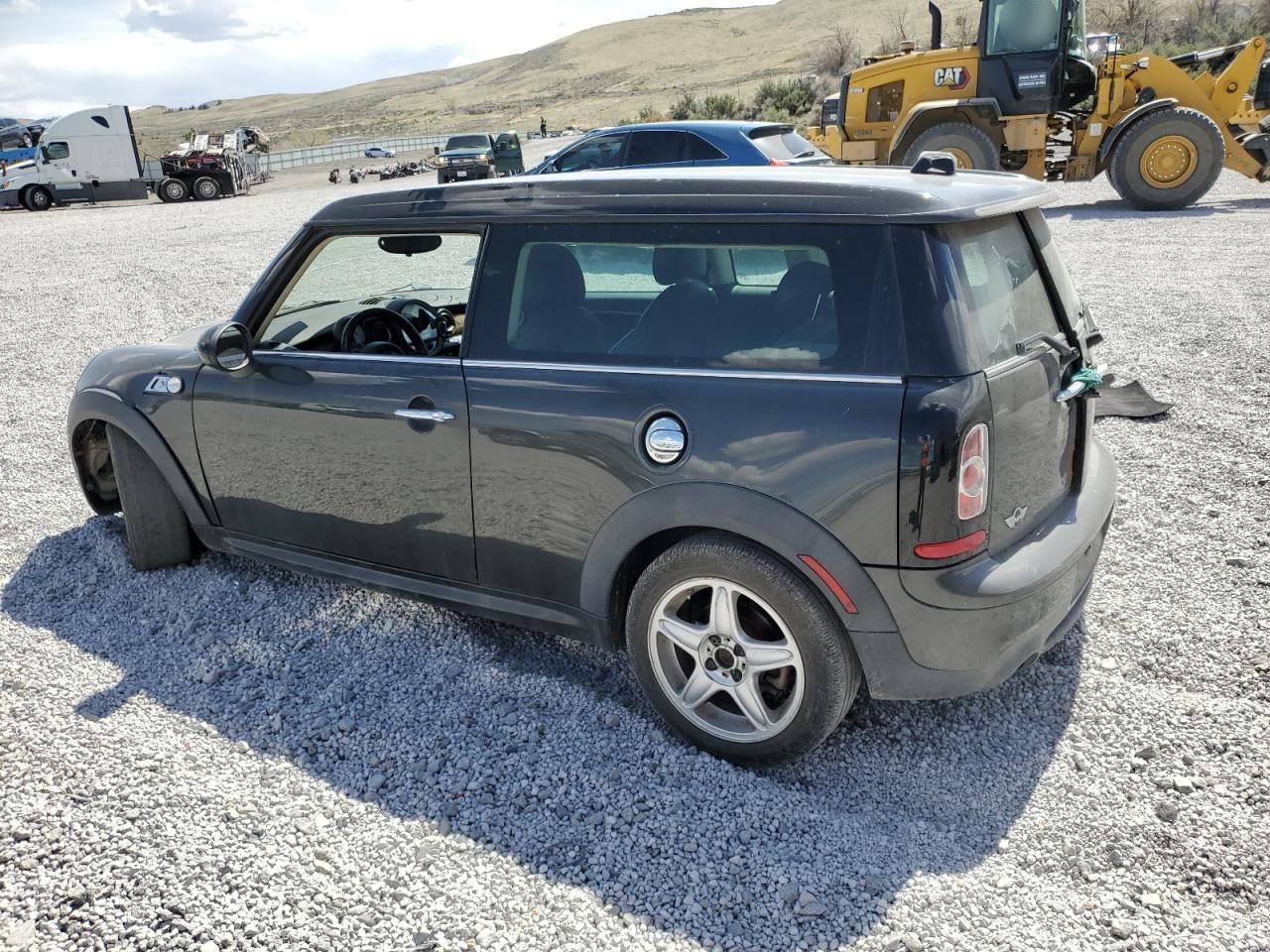 LEFT BLK FRONT HEADREST OEM 2012 MINI CLUBMAN - Image 3