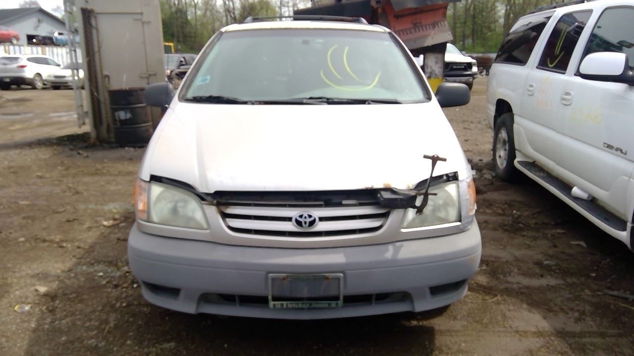 2001 TOYOTA Sienna
