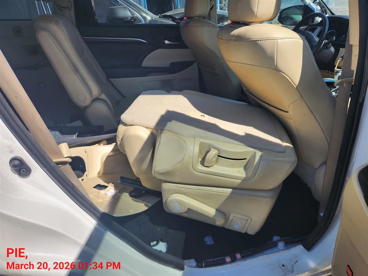 HIGHLANDR 2015 Luggage Rack 11065174 - Image 4