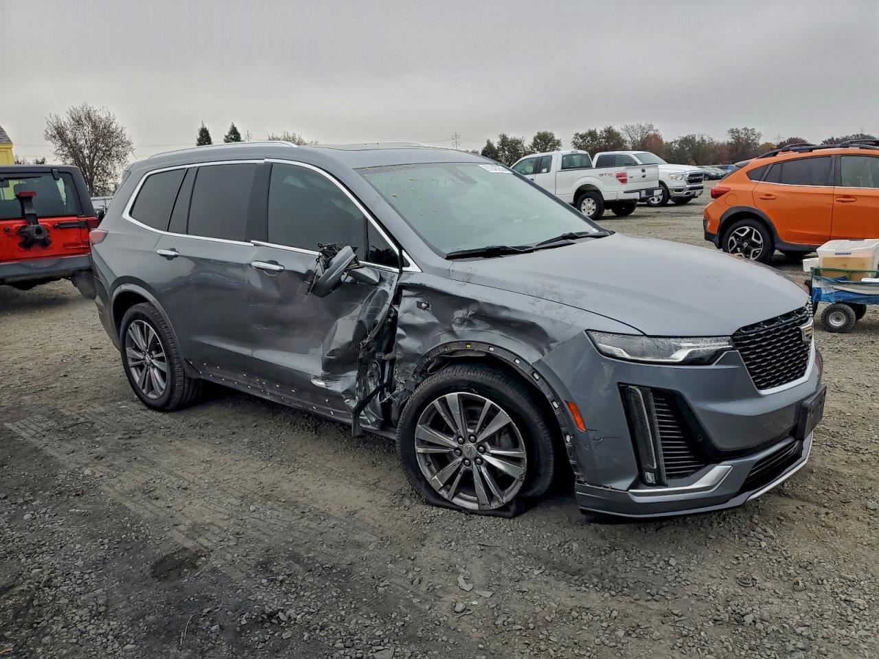 XT6       2022 Headrest 10846398 - Image 4