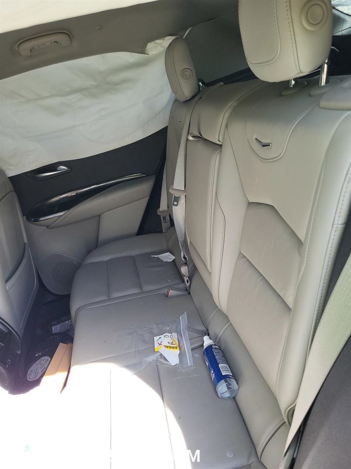 XT4       2021 Headrest 10843492 - Image 5