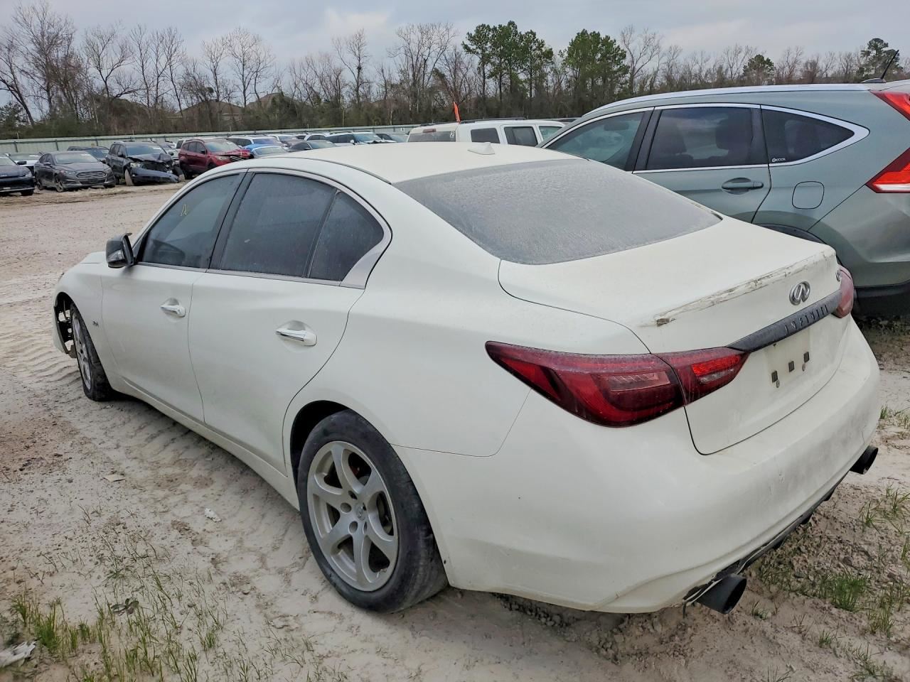 Q50       2021 Headrest 10847813 - Image 3