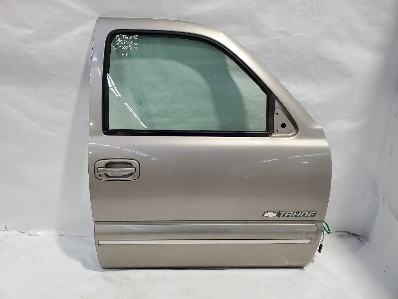 2001 2006 Chevrolet Tahoe OEM Pewter Metallic Front Right Door