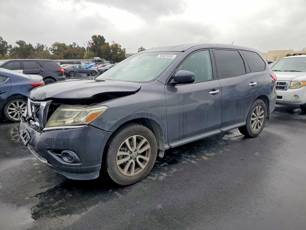 RIGHT BLK HEADREST OEM 2013 NISSAN PATHFINDR 864303KA0A - Image 1