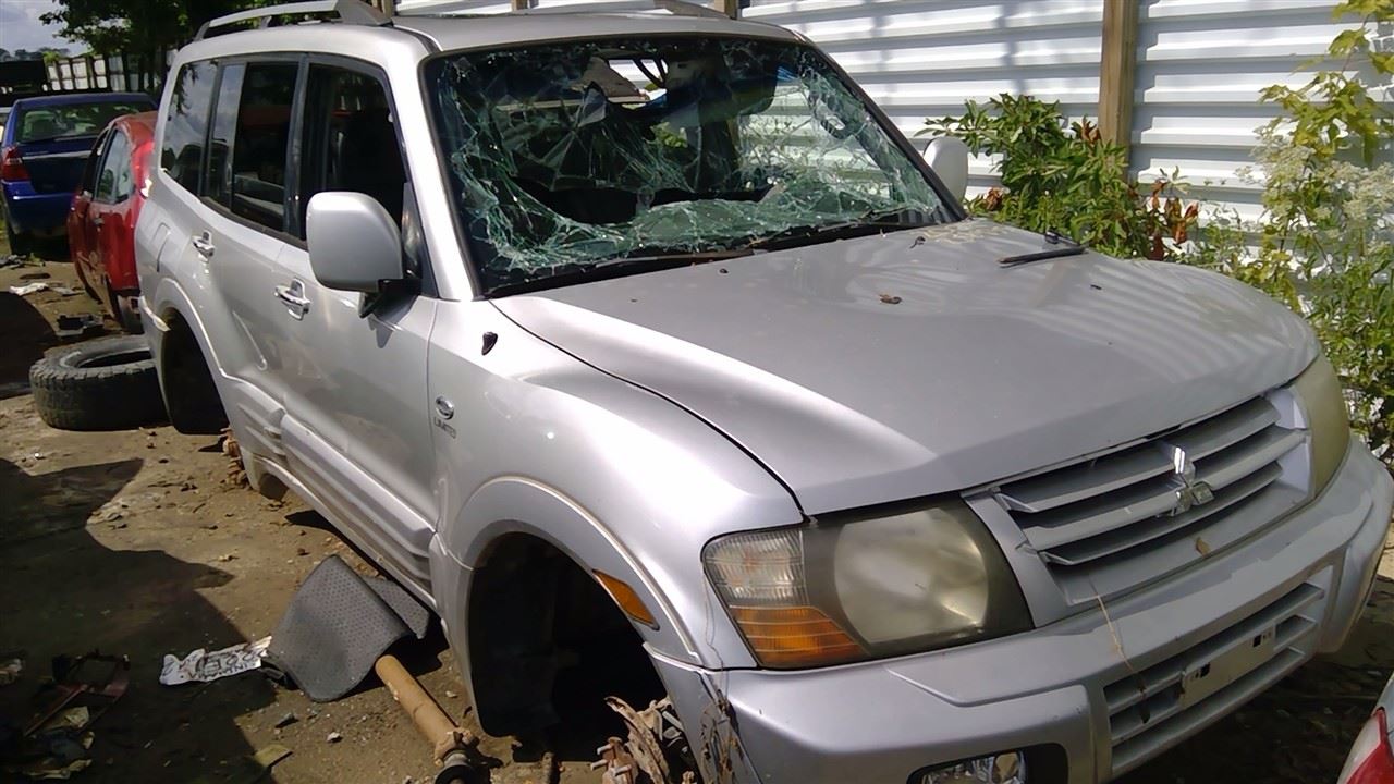 2002 MITSUBISHI Montero