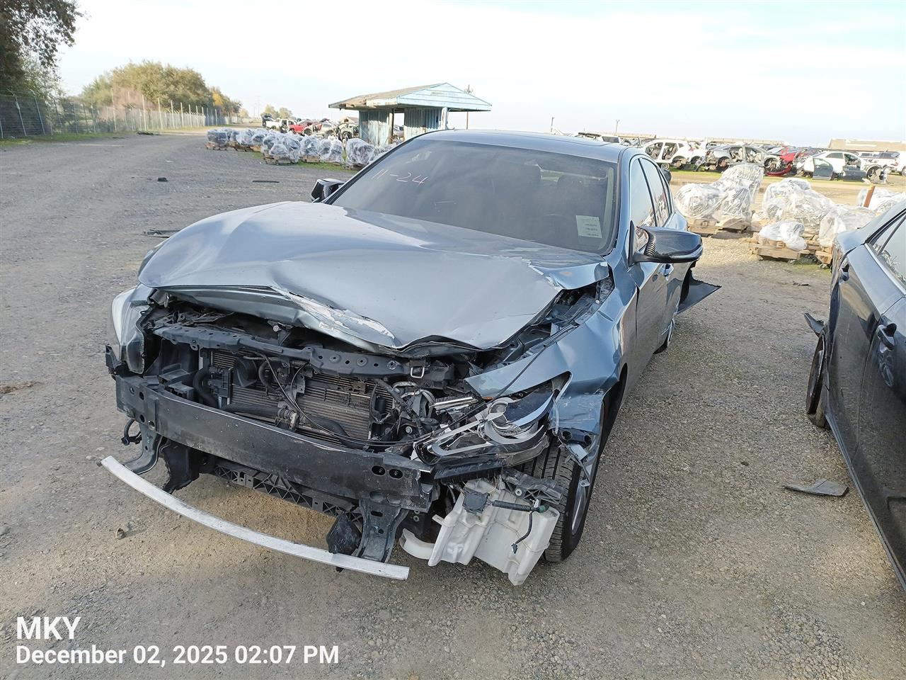 RIGHT FRONT SPINDLE KNUCKLE OEM 14-23 INFINITI Q50 400144GA0A - Image 1